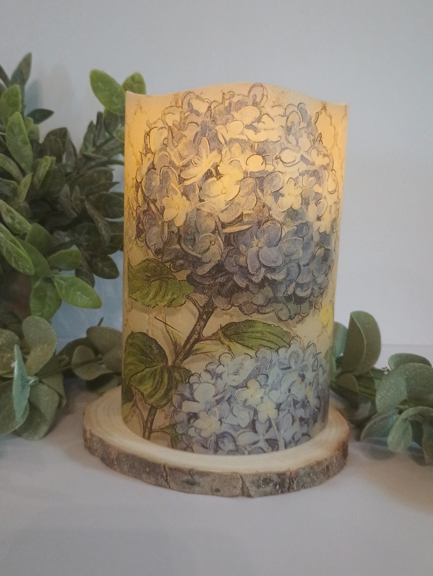 HYDRENGEA FLAMELESS CANDLE W/TIMER /NIGHTLIGHT/HYDRANGEAS CANDLE/ HYDRENGEA/UNIQUE GIFT IDEA/HOUSEWARMING GIFT/ BIRTHDAY GIFT