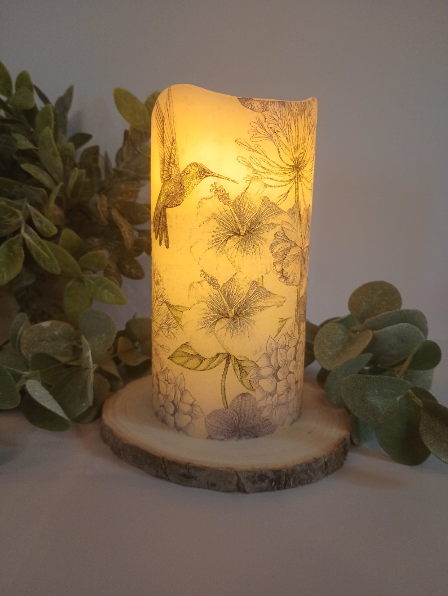 HUMMINGBIRD FLAMELESS CANDLE W/TIMER/NIGHT LIGHT/HUMMINGBIRD CANDLE/GIFT IDEA/HOUSEWARMING GIFT/BIRTHDAY GIFT/HUMMINGBIRD