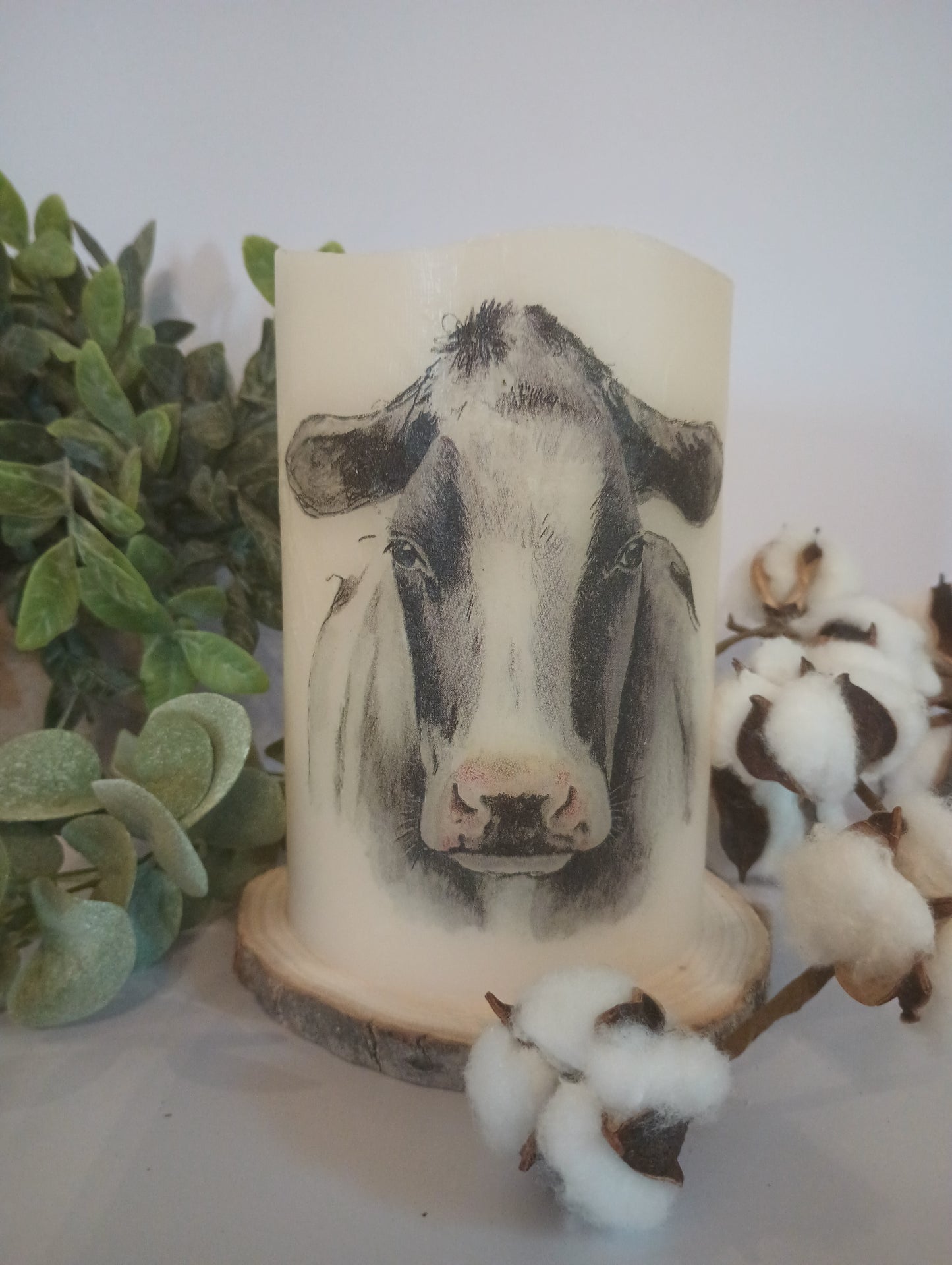 COW FLAMELESS CANDLE WITH TIMER/NIGHT LIGHT/COW/COW LOVER / FARMHOUSE DECOR / HOUSEWARMING GIFT / BIRTHDAY GIFT/ GIFT